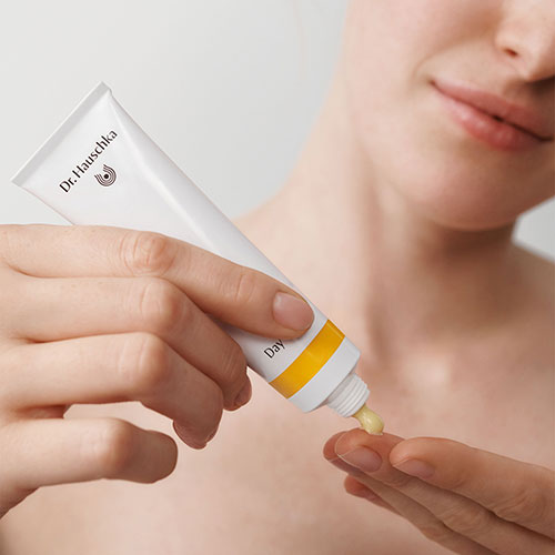 Dr. Hauschka Apricot Day Cream | 30 ml fra Dr. Hauschka