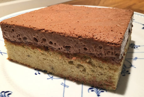 Banankage med chokolademousse