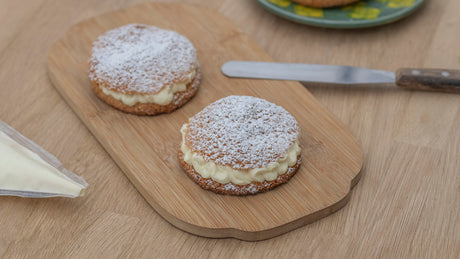 Glutenfri fastelavnsboller med hvid chokoladecreme