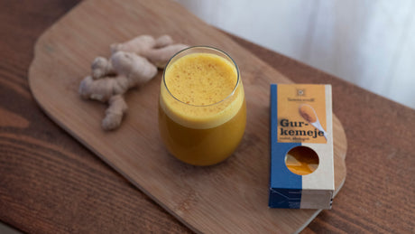 Golden latte med mandeldrik