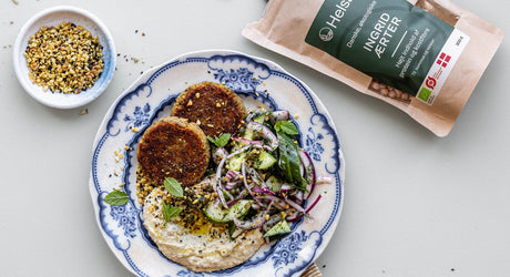 Deller og hummus med danske, økologiske Ingrid ærter