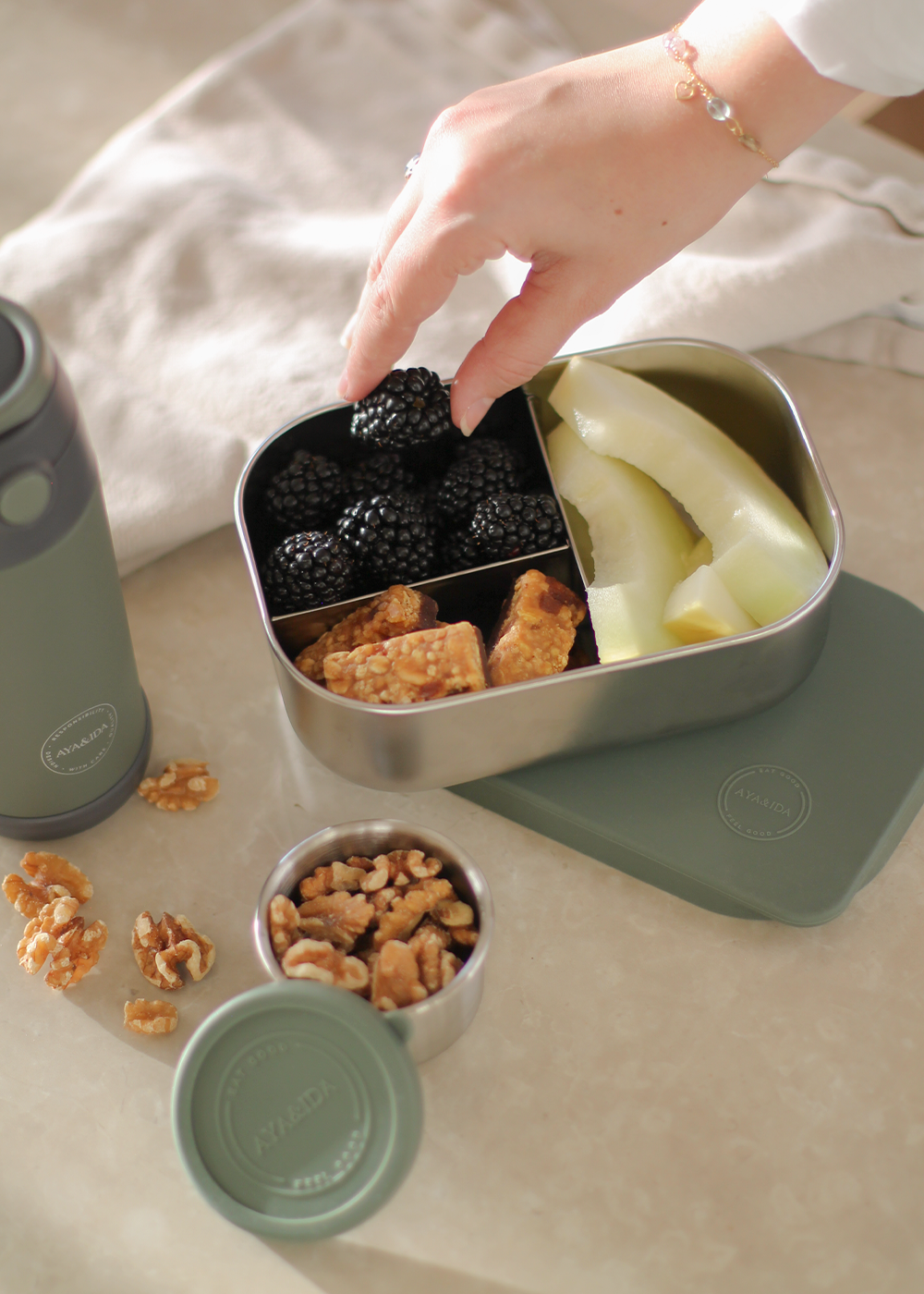 AYA&IDA Lunch Box 900 ml | Tropical Green fra AYA&IDA