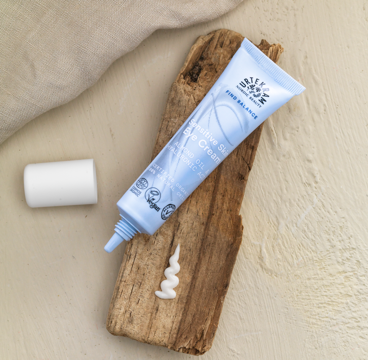 Urtekram Eye Cream With Almond Oil Hyaluronic Acid | 15 ml
